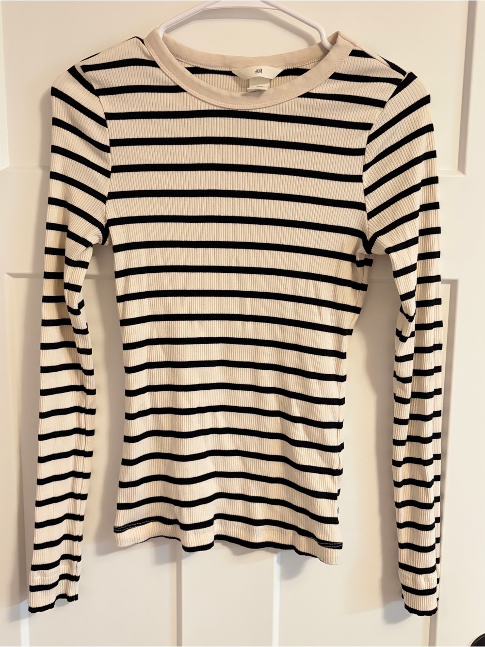 H&M Cream and Black Ribbed Long-Sleeve Striped Tee